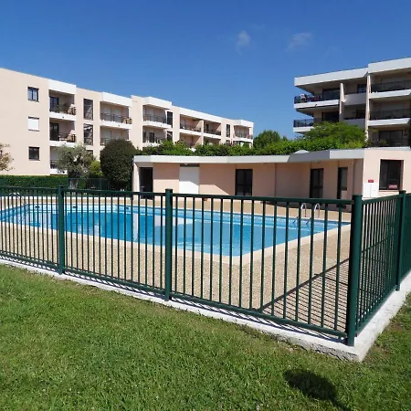 3 Pieces, Refait A Neuf, Standing, Piscine, A Pieds Antibes