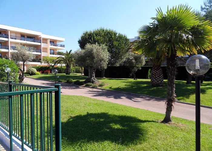 3 Pieces, Refait A Neuf, Standing, Piscine, A Pieds Lägenhet *