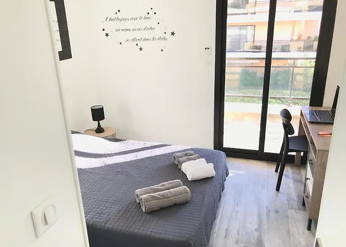 Lägenhet 3 Pieces, Refait A Neuf, Standing, Piscine, A Pieds