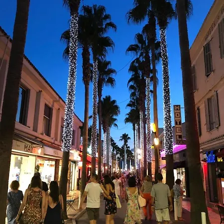 3 Pieces, Refait A Neuf, Standing, Piscine, A Pieds *