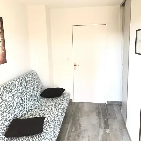 Daire 3 Pieces, Refait A Neuf, Standing, Piscine, A Pieds Antibes