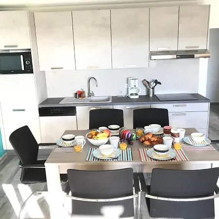 3 Pieces, Refait A Neuf, Standing, Piscine, A Pieds *