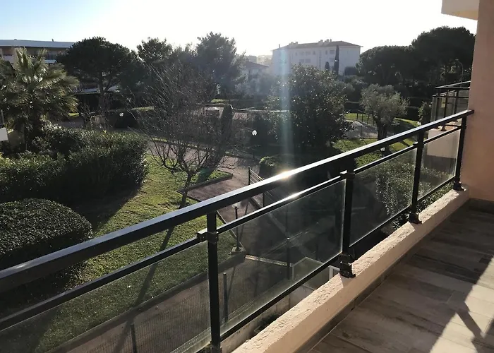 Daire 3 Pieces, Refait A Neuf, Standing, Piscine, A Pieds *