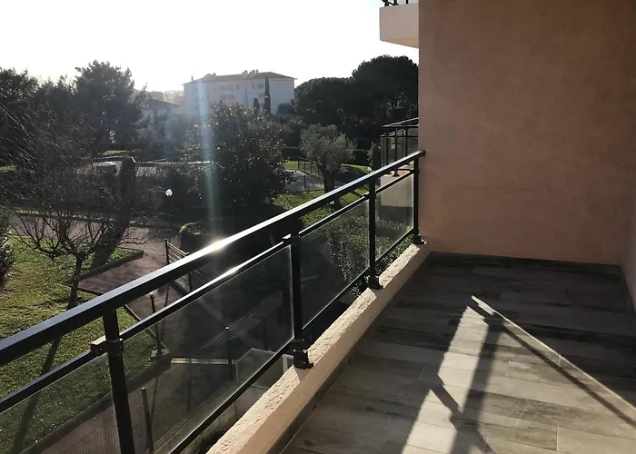 Daire 3 Pieces, Refait A Neuf, Standing, Piscine, A Pieds