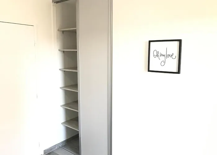 3 Pieces, Refait A Neuf, Standing, Piscine, A Pieds Daire Antibes